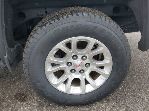 Used 2017 GMC Sierra 1500 SLE w/ SLE Value Package image 5