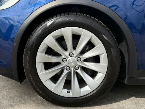 Used 2016 Tesla Model X 60D image 11