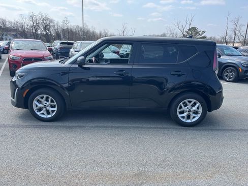 Certified 2023 Kia Soul S image 6