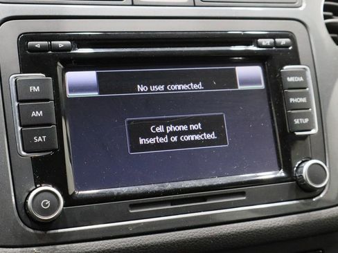 Used 2015 Volkswagen Tiguan S image 28