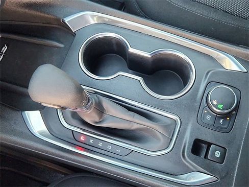 Used 2023 Chevrolet Traverse LT image 15