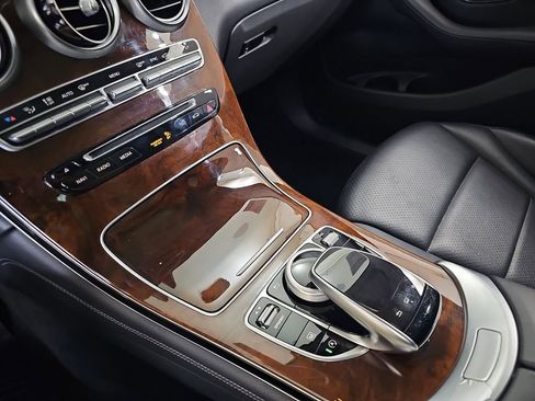 Used 2016 Mercedes-Benz GLC 300 4MATIC image 28