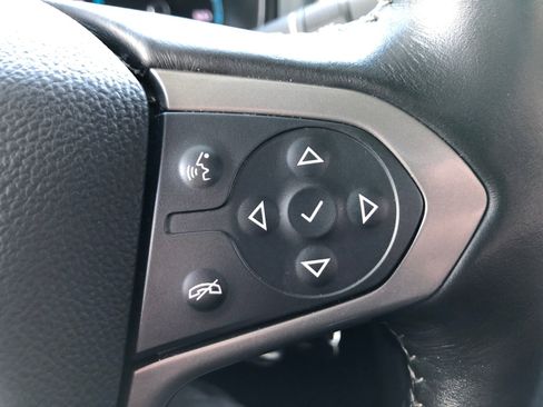 Used 2022 Chevrolet Colorado Z71 AWD/4WD image 31