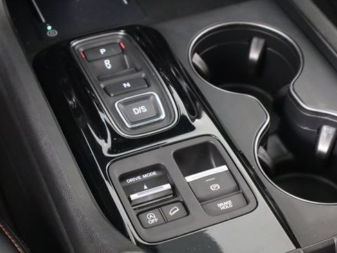 Used 2025 Honda Pilot TrailSport image 30
