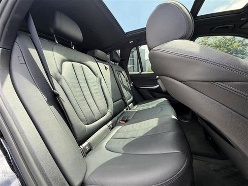 Used 2022 BMW X5 sDrive40i w/ M Sport Package RWD image 9