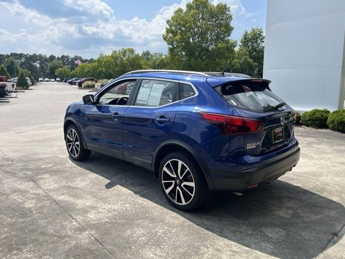 Used 2019 Nissan Rogue Sport SL w/ Premium Package FWD image 4