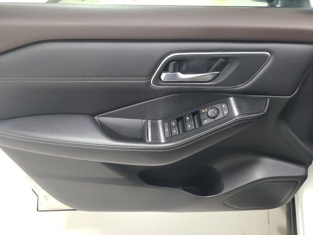 Used 2021 Nissan Rogue SV w/ Premium Package AWD/4WD image 20