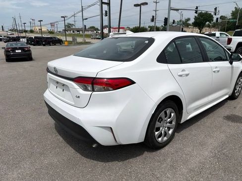 Used 2024 Toyota Corolla LE FWD image 17