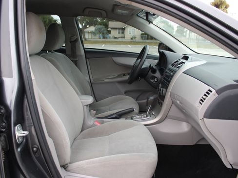 Used 2012 Toyota Corolla LE image 19
