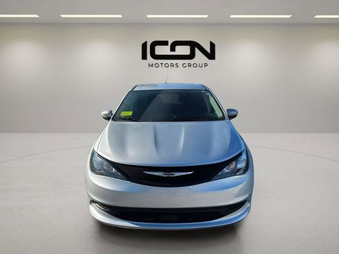 Used 2023 Chrysler Voyager LX image 8