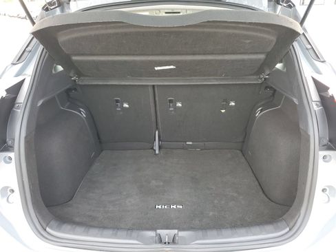 Used 2023 Nissan Kicks SR w/ SR Premium Package FWD image 9