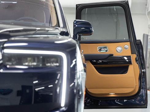 Certified 2025 Rolls-Royce Cullinan AWD/4WD image 26