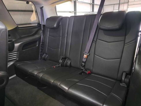 Used 2016 Cadillac Escalade Luxury image 22