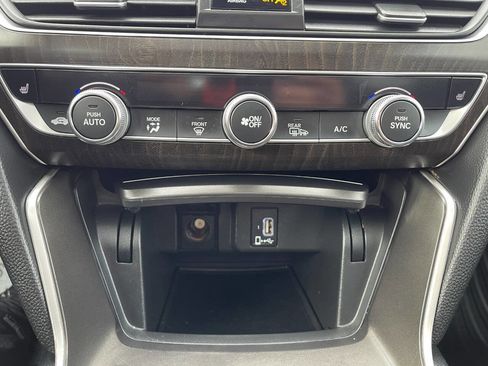 Used 2018 Honda Accord EX-L image 25