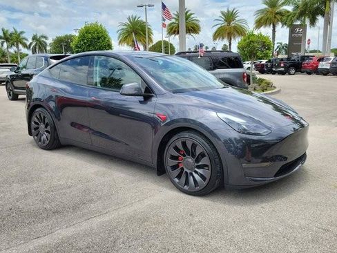 Used 2024 Tesla Model Y Performance AWD/4WD image 3