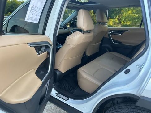 Used 2023 Toyota RAV4 XLE Premium FWD image 17