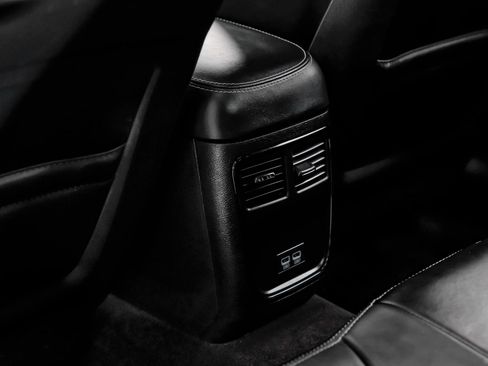 Used 2018 Chrysler 300 S w/ 300S Premium Group RWD image 50