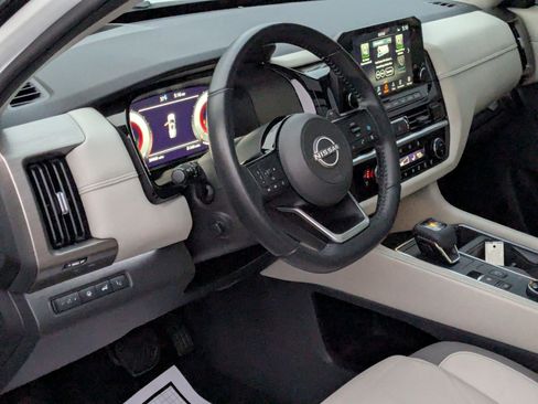 Used 2022 Nissan Pathfinder Platinum w/ Cargo Package image 10