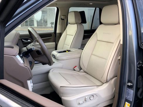 Used 2021 GMC Yukon Denali w/ Denali Premium Package image 7