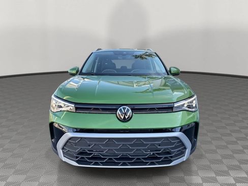 New 2026 Volkswagen Taos SE FWD image 8