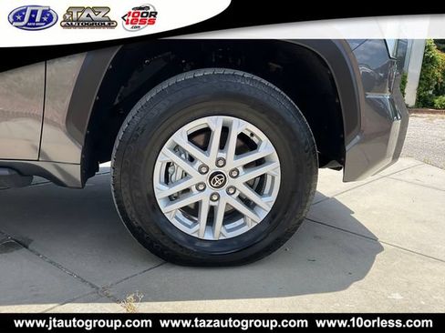 Used 2022 Toyota Tundra SR5 w/ Convenience Package RWD image 9