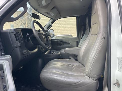 Used 2018 GMC Savana 2500 Extended RWD image 11