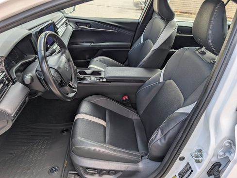 Used 2025 Toyota Camry SE FWD image 2
