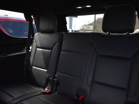 Used 2023 Chevrolet Tahoe Premier AWD/4WD image 15