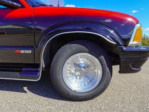Used 1997 Chevrolet S10 Pickup LS w/ Preferred Equipment Group RWD image 32