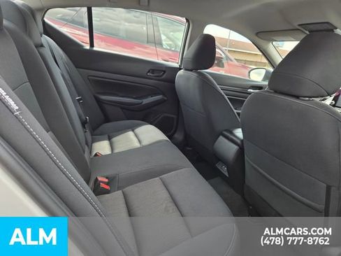 Used 2025 Nissan Altima 2.5 SV image 15