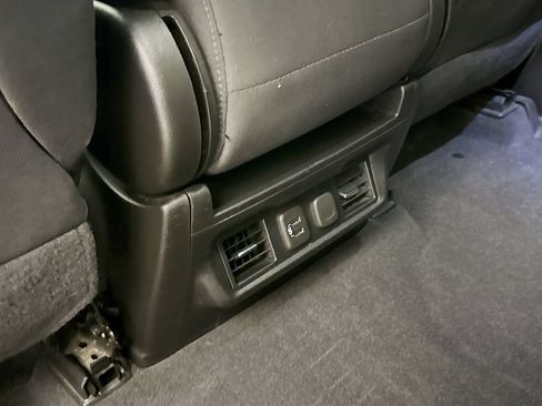 Used 2022 Chevrolet Silverado 1500 RST AWD/4WD image 26