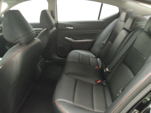 Used 2024 Nissan Altima 2.5 SR FWD image 18