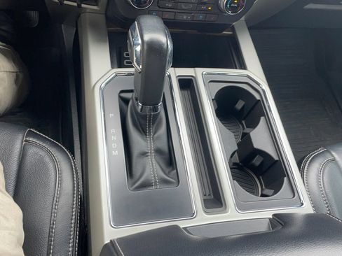 Used 2019 Ford F150 Lariat w/ Equipment Group 502A Luxury AWD/4WD image 13