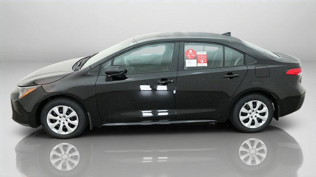 New 2027 Toyota Corolla LE FWD image 2