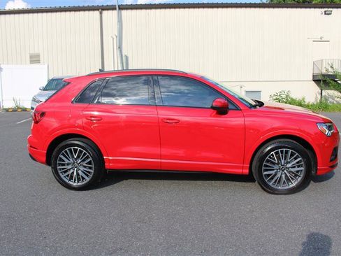 Used 2023 Audi Q3 2.0T Premium w/ Convenience Package AWD/4WD image 9