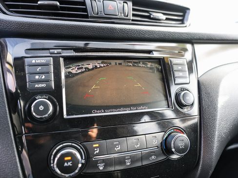 Used 2019 Nissan Rogue Sport S FWD image 13
