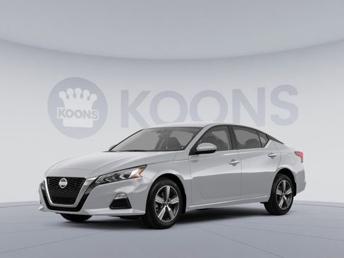 Used 2023 Nissan Altima 2.5 SV w/ SV Premium Package image 1