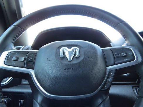 Used 2022 RAM 1500 Big Horn RWD image 32