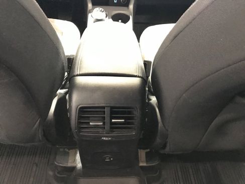 Used 2020 Ford Escape SE image 14