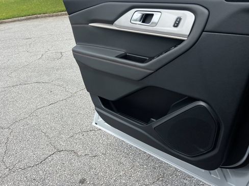 New 2026 Ford Explorer Active RWD image 12