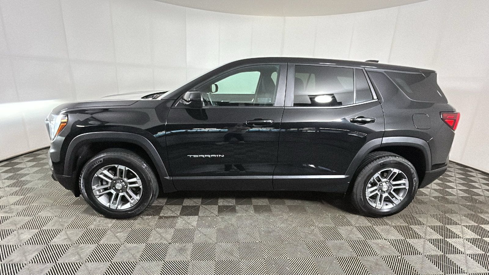 Used 2026 GMC Terrain Elevation FWD image 6