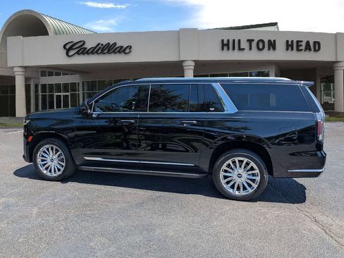Used 2022 Cadillac Escalade ESV Premium Luxury RWD image 3