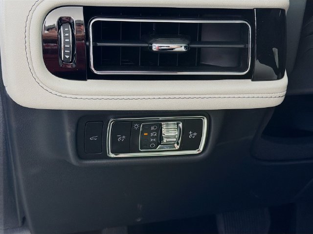 New 2026 Lincoln Aviator 2WD image 10
