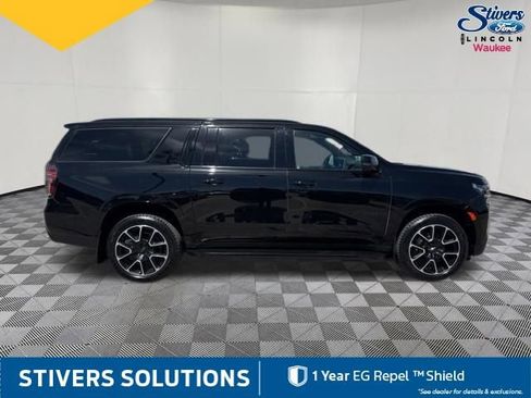 Used 2023 Chevrolet Suburban RST w/ Sport Performance Package image 4