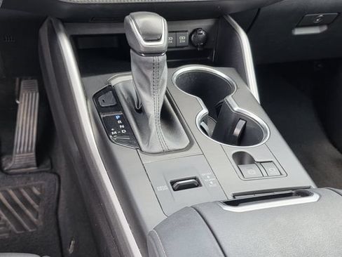 Used 2021 Toyota Highlander XLE FWD image 24