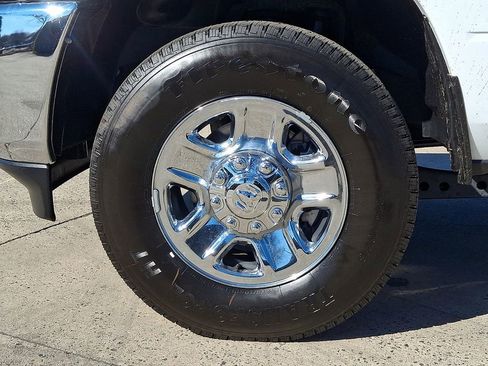 Used 2024 RAM 2500 Tradesman w/ Chrome Appearance Group AWD/4WD image 8