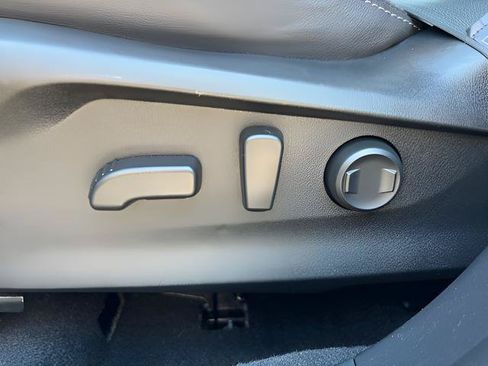 Used 2023 Subaru Forester Limited AWD/4WD image 15