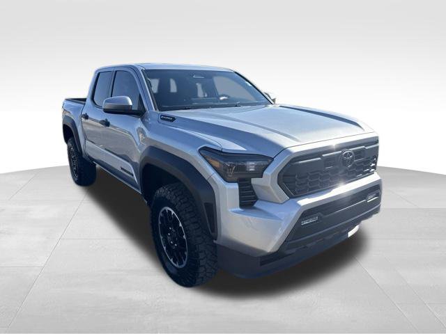 Used 2025 Toyota Tacoma TRD Off-Road AWD/4WD image 7