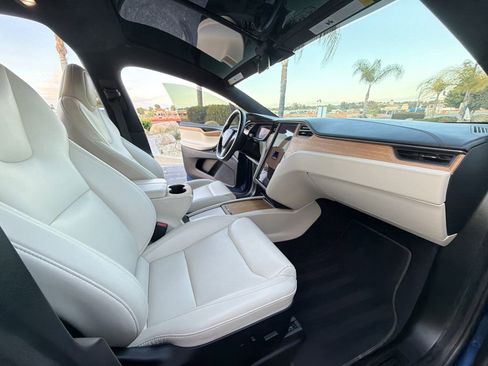 Used 2020 Tesla Model X Long Range AWD/4WD image 25