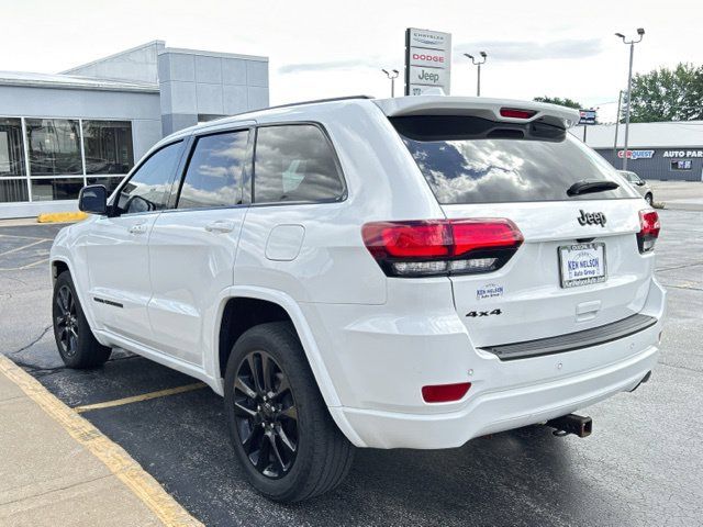 Used 2019 Jeep Grand Cherokee Altitude AWD/4WD image 6